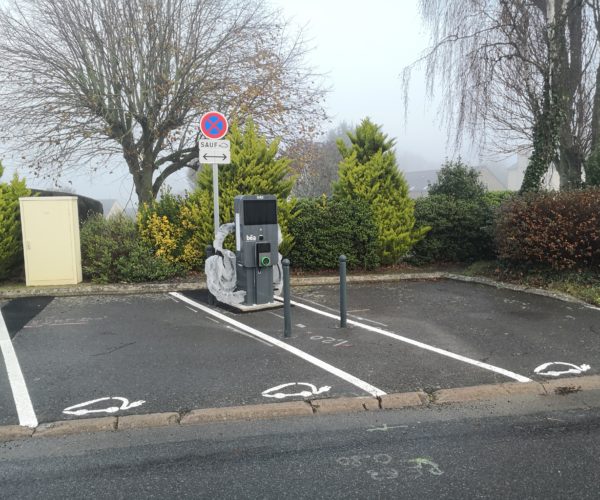 Borne de recharge pour véhicules électriques :