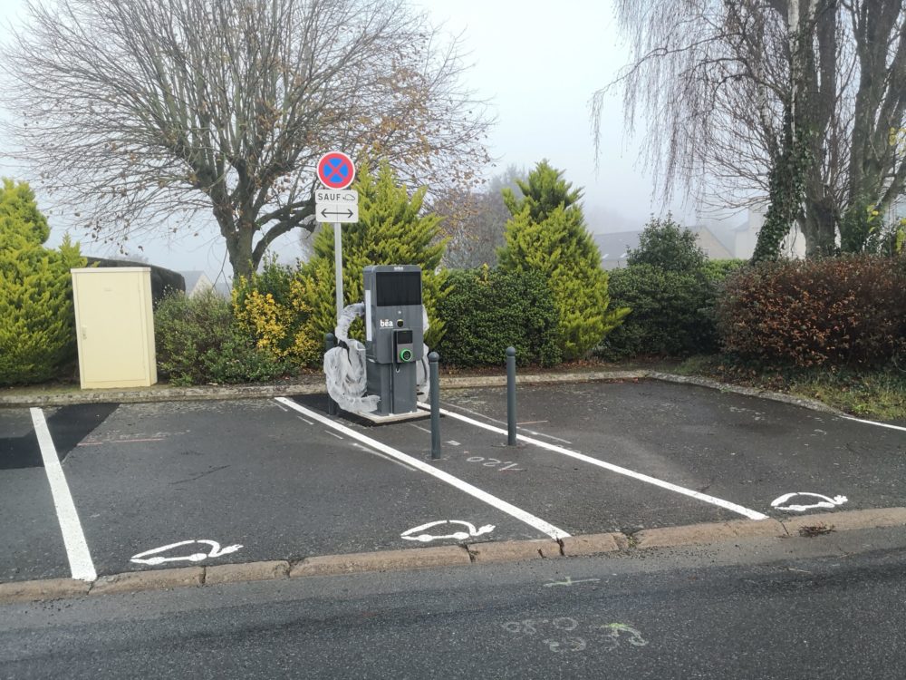 Borne de recharge pour véhicules électriques :